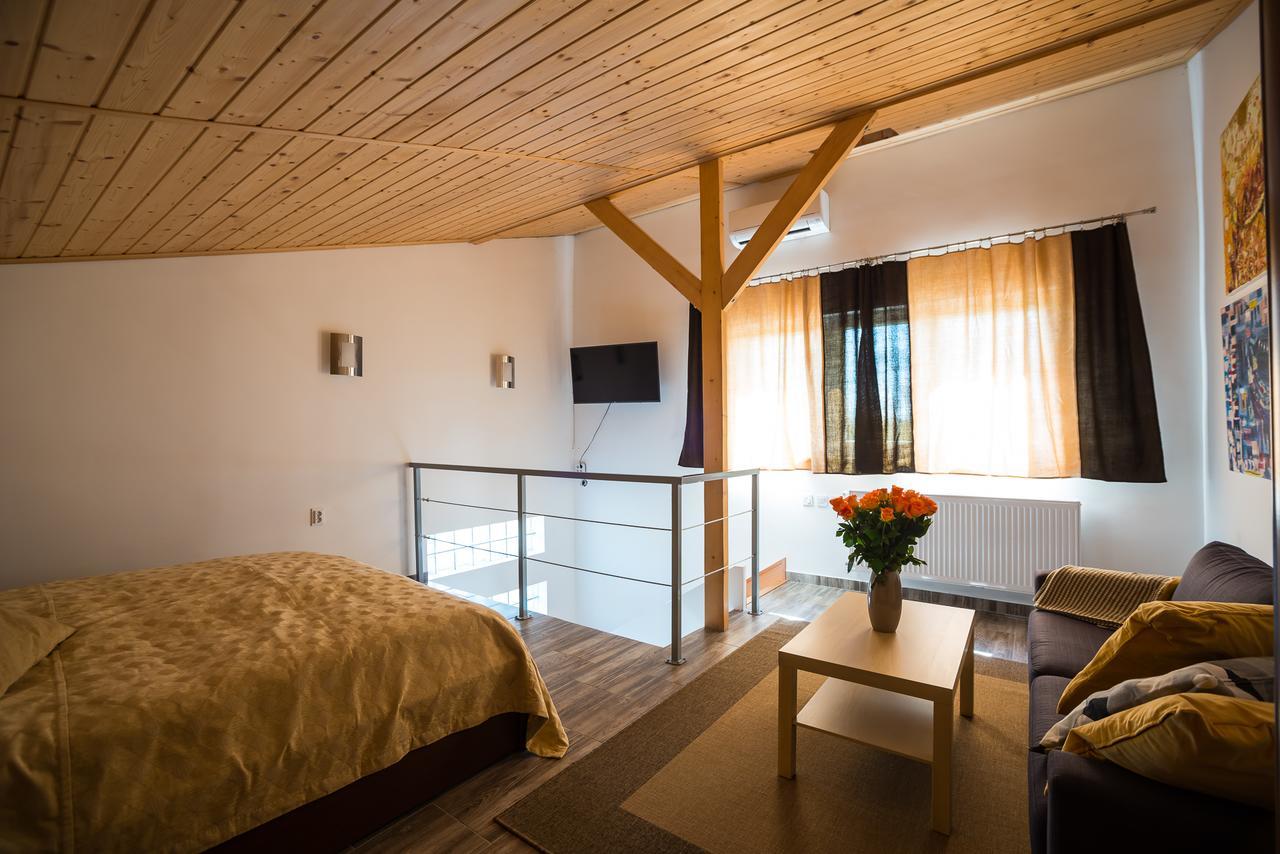 Duna Apartman Taksony Exterior foto